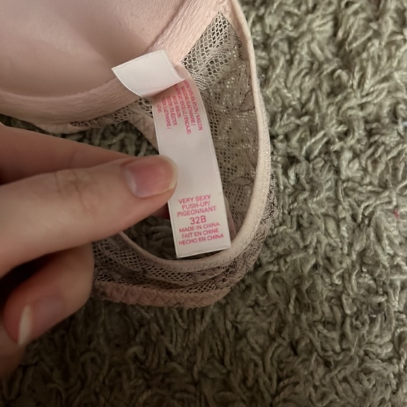 Victoria’s Secret Matching Set - Picture 4 of 6